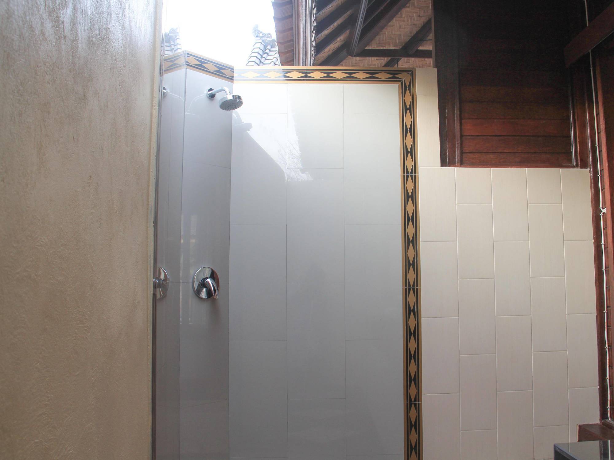 Hotel Dinatah Lembongan